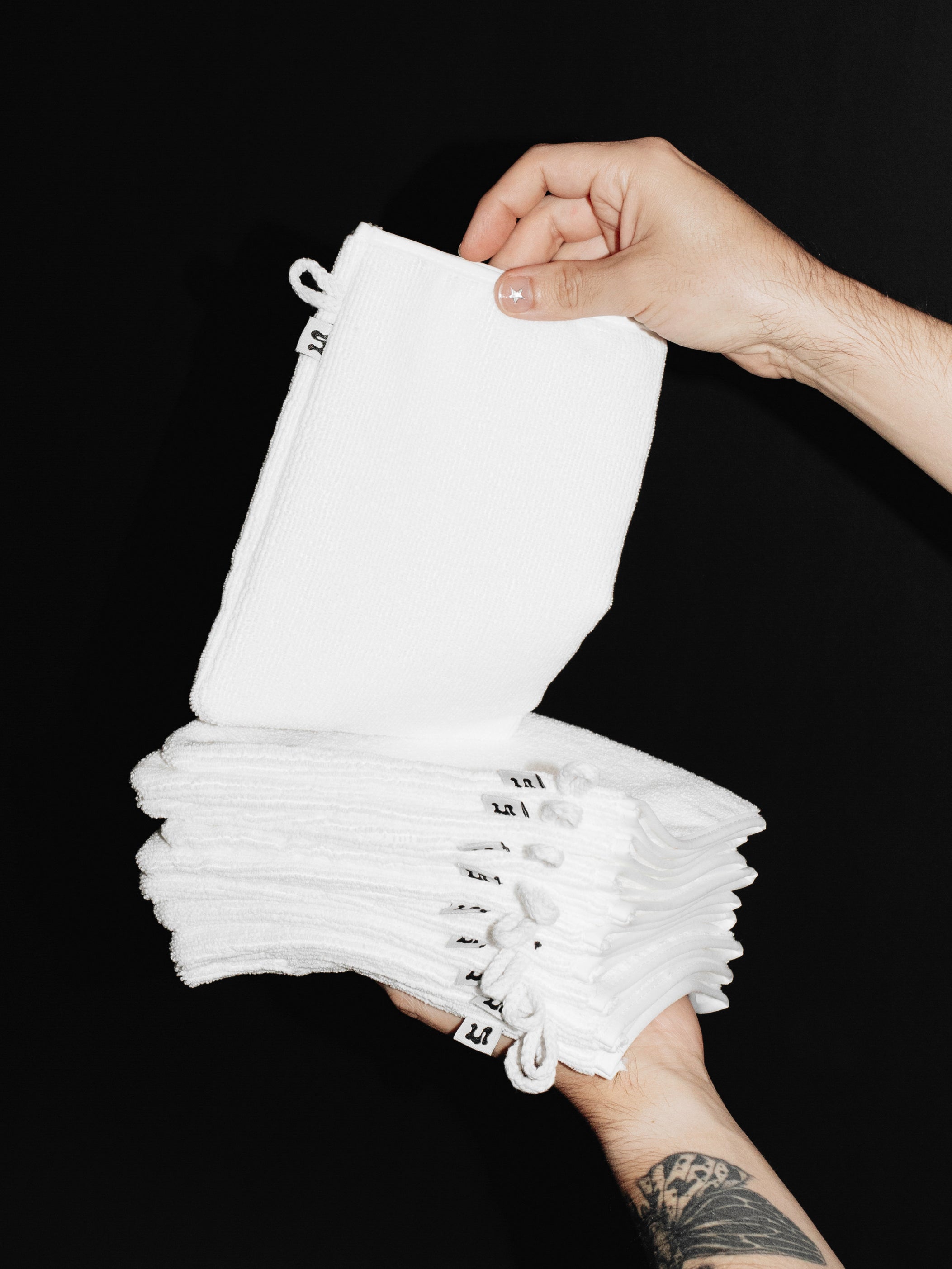 MICROFIBER GLOVES